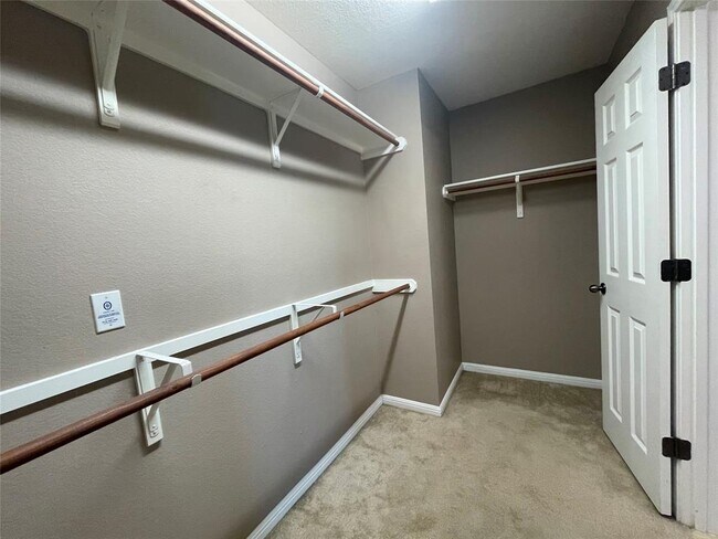 Building Photo - 7820 Little Deer Trail