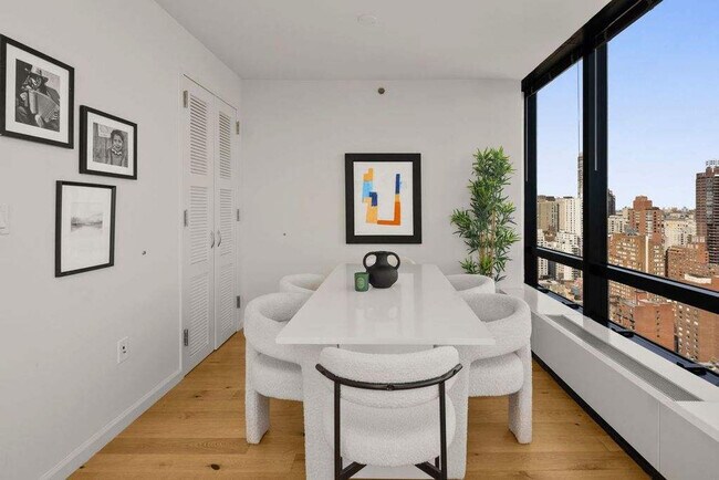 Building Photo - 420 E 61st St