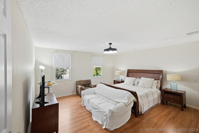 Building Photo - 15073 Oak Chase Ct