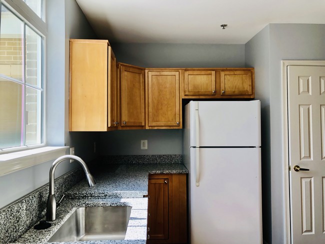 new sink, new granite counter tops - 2729 Gallows Rd