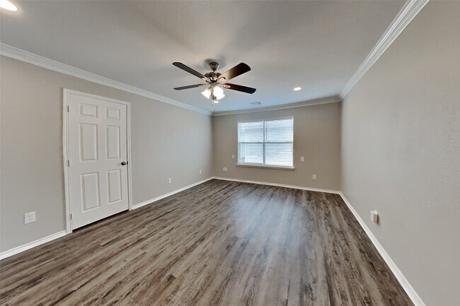 Building Photo - 3730 Bent Springs Ln