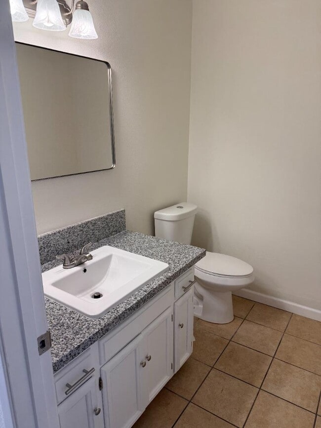 Building Photo - 3318 E Sierra Madre Ave