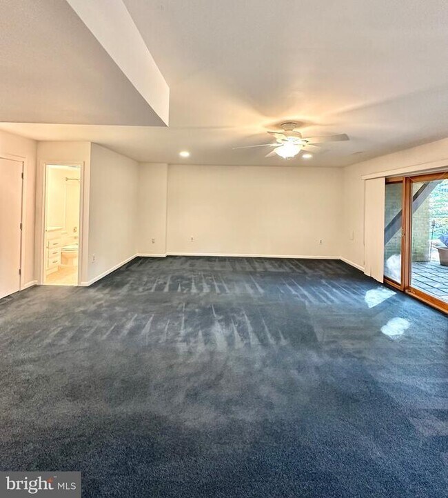 Building Photo - 2021 Lakebreeze Way
