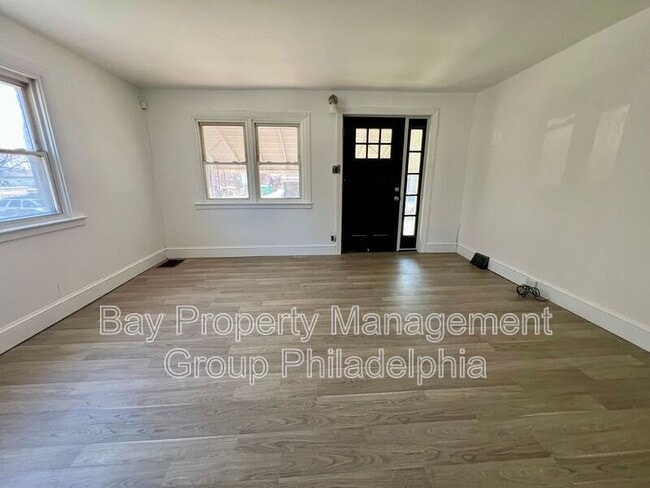 Building Photo - 812 MacDonald St