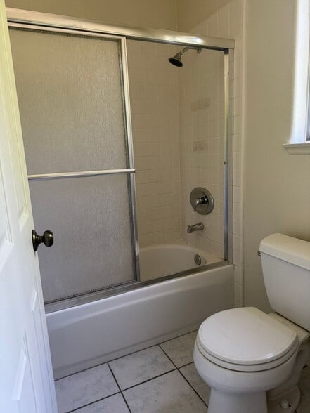 Building Photo - 26604 Marigold Ct