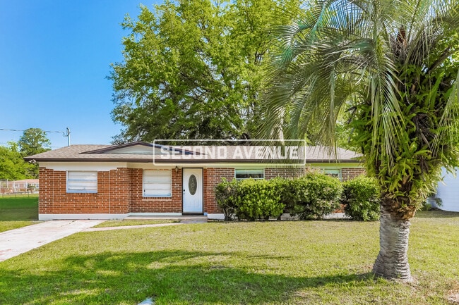 Building Photo - 5033 Locksley Ave