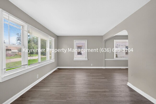 Building Photo - Charming Rehabbed 2-Bedroom Home