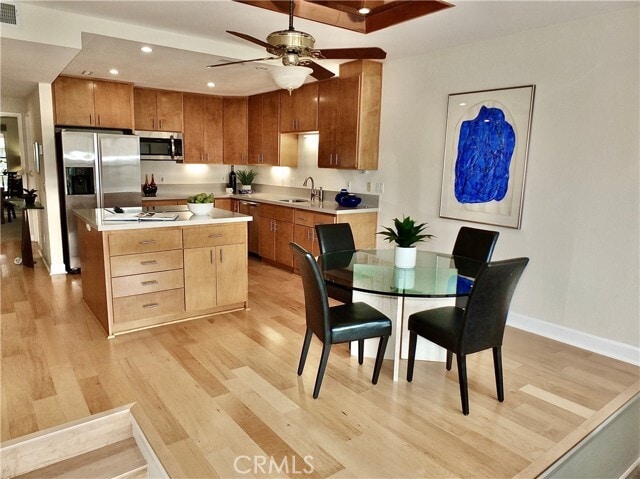 Building Photo - 7321 Marina Pacifica Dr N