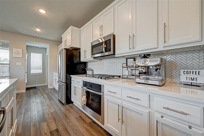 Building Photo - 27017 Strake Ln
