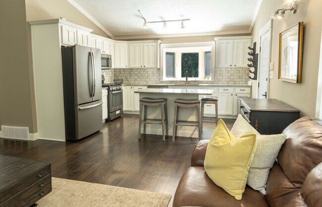 Building Photo - 8212 Bennett Rd