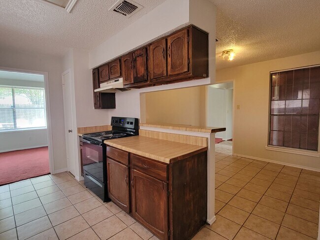 Building Photo - 11651 Woodbuck Trail