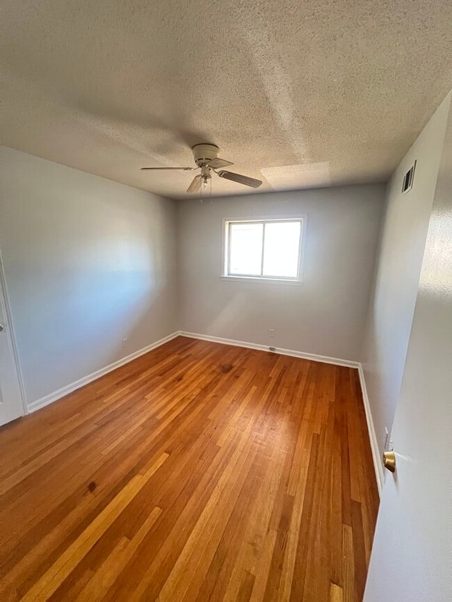 Building Photo - Nice Home For Rent