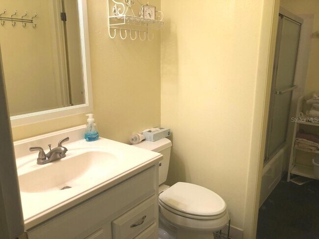 Building Photo - 532 Bahia Cir