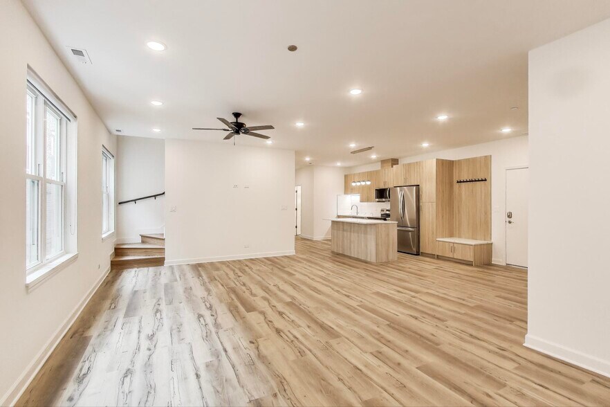 Building Photo - 5126 S Kenwood Ave