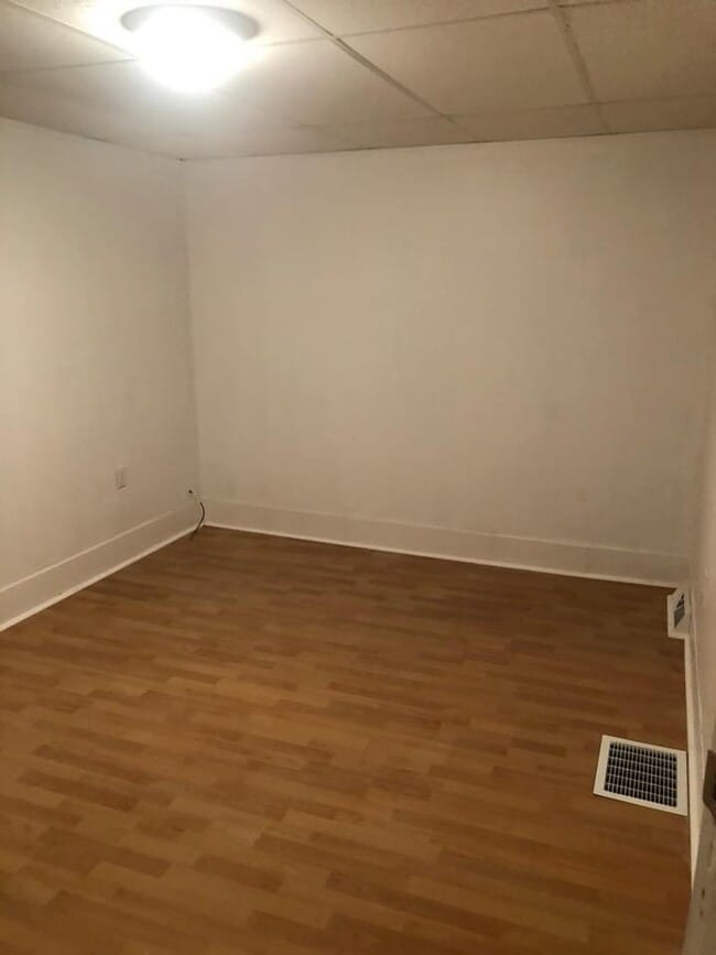 Building Photo - 2-602 Locust Ave