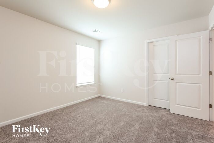 Building Photo - 418 Stonefence Dr