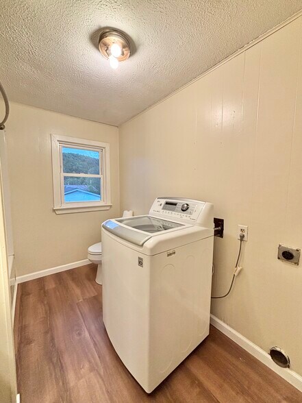 Building Photo - 201 Lexington St