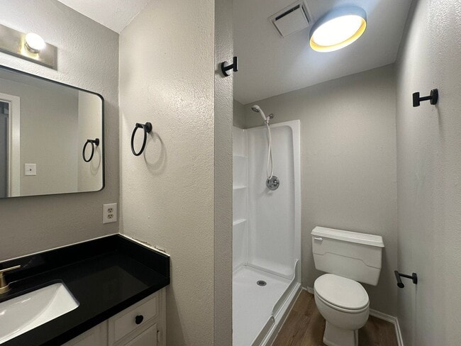 Building Photo - Coming Soon- 3 Bedroom 2 Bath in Whitehouse!