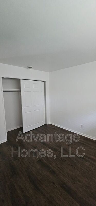 Building Photo - 805 N 70th St
