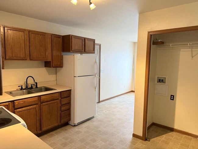 Building Photo - County Farm - 4180/4182