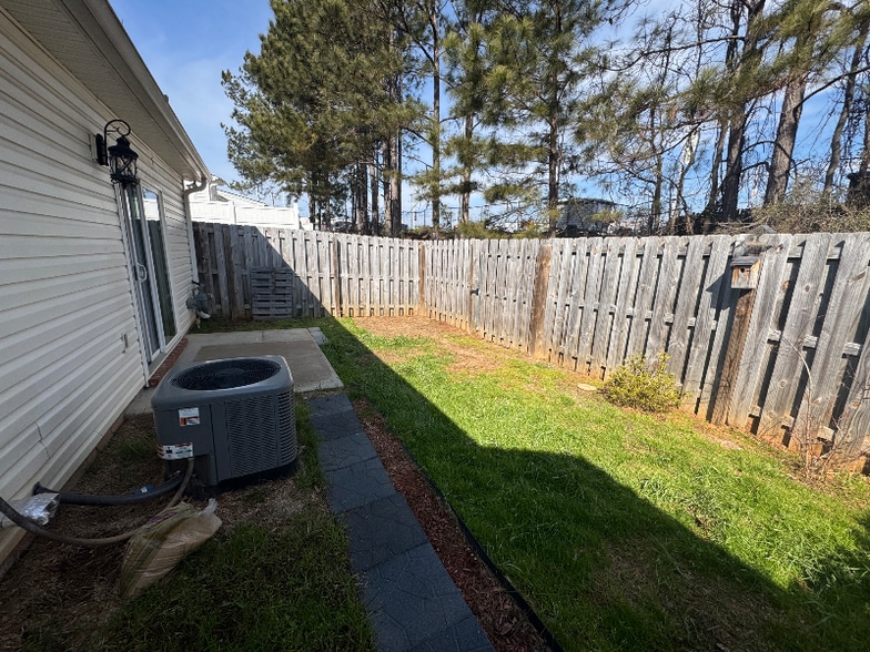 Building Photo - 109 Dry Branch Ct