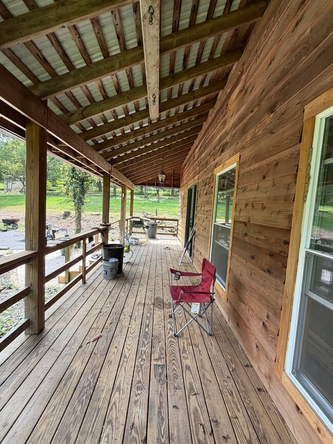 Building Photo - 11 Hartman Ln