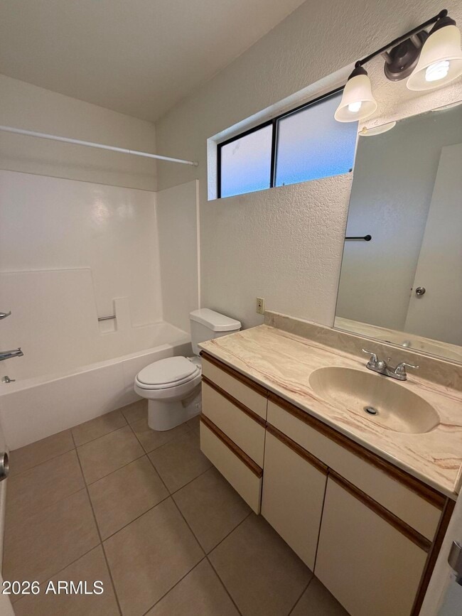 Building Photo - 840 S Main St