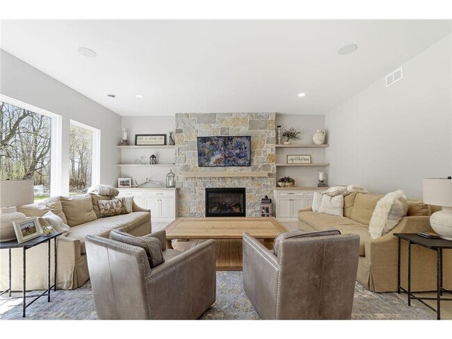 Building Photo - 6201 Gustavus Dr
