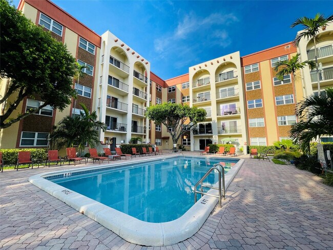 Building Photo - 400 N Riverside Dr