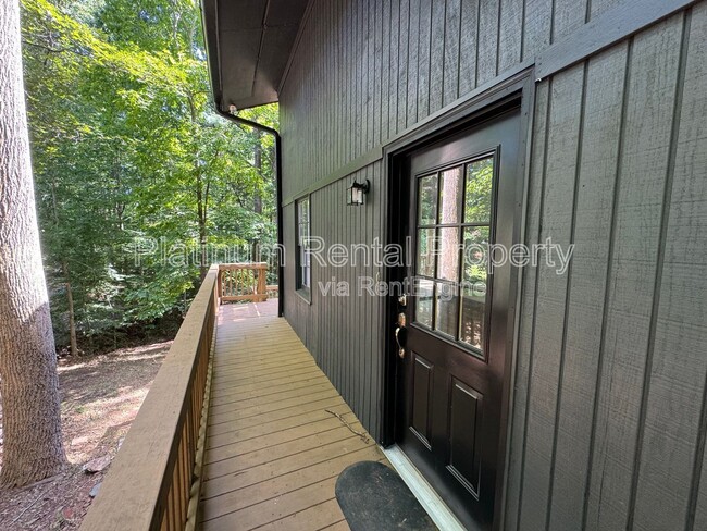 Building Photo - 8380 Lucas Creek Trl