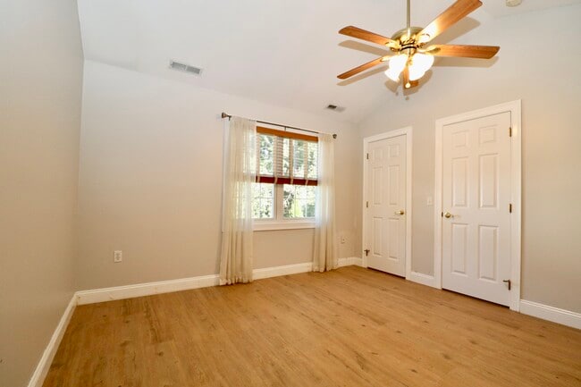 Building Photo - 45 Harbor View Ln