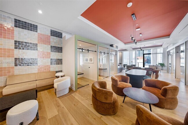 Building Photo - 11 NE 6th St