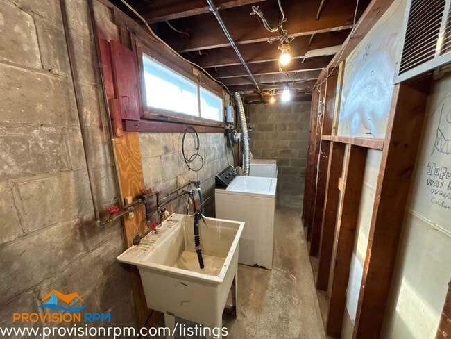 Building Photo - 1000 Linda Lee Dr