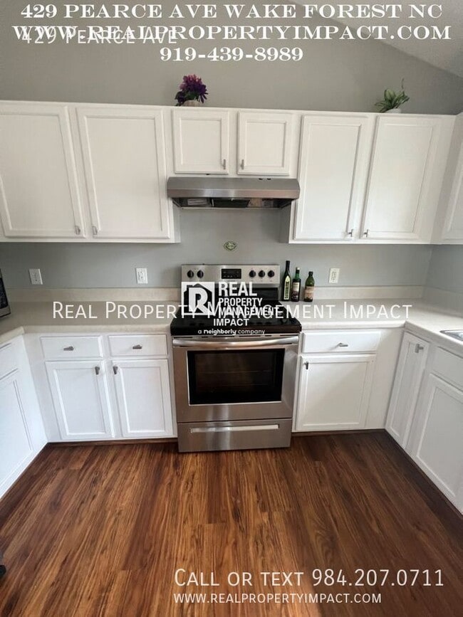 Building Photo - 429 Pearce Ave