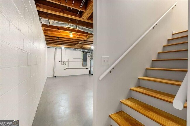 Building Photo - 229 Devonwood Dr