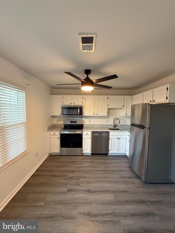 Building Photo - 16342 Taconic Cir