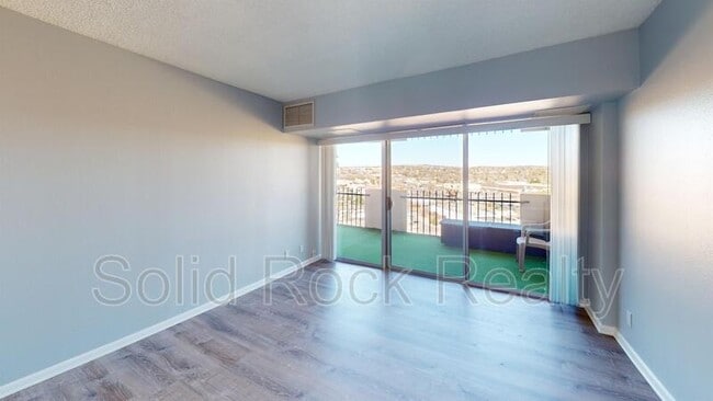 Building Photo - 411 Lakewood Cir