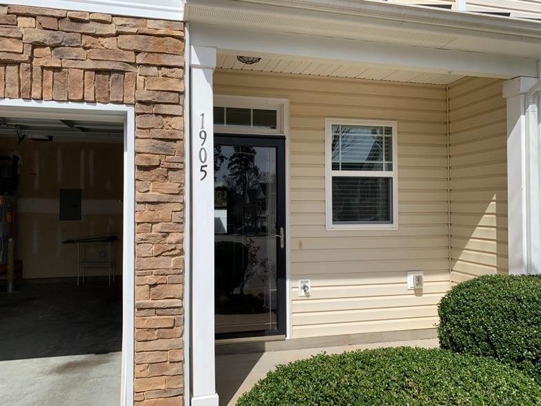 Building Photo - 1905 Fieldhouse Ave