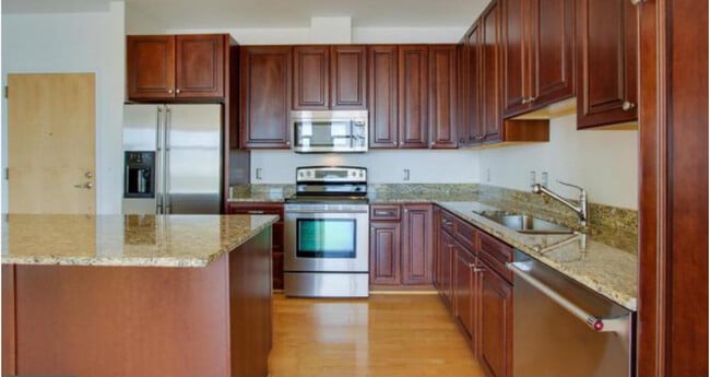 Building Photo - 2772 Lighthouse Pt E