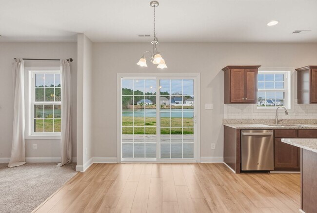 Building Photo - 5 bedroom waterfront property