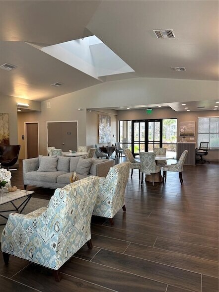 Building Photo - 2525 Relaxing Ln