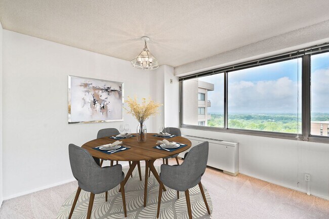Building Photo - 23rd Floor Studio at The Willoughby Very C...