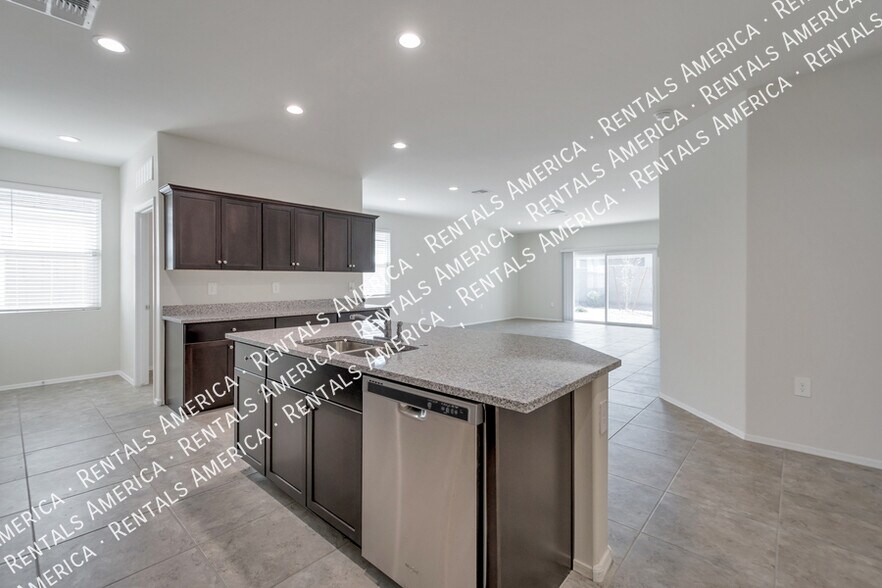 Building Photo - 4655 W Basil Ave