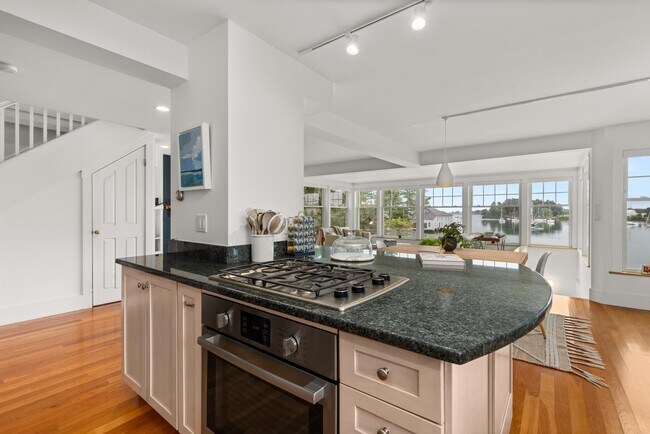 Building Photo - 148 Whipple Rd