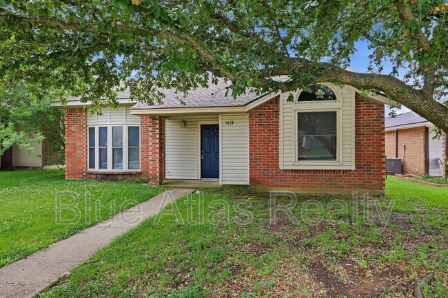 Building Photo - 1612 Hunterwood Dr