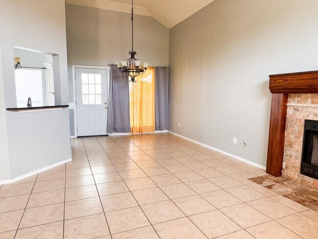 Building Photo - 4 bedroom, 2.5 bath close to Ft. Hood