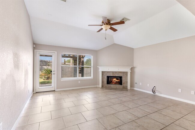 Building Photo - 20787 Oakhurst Park Dr