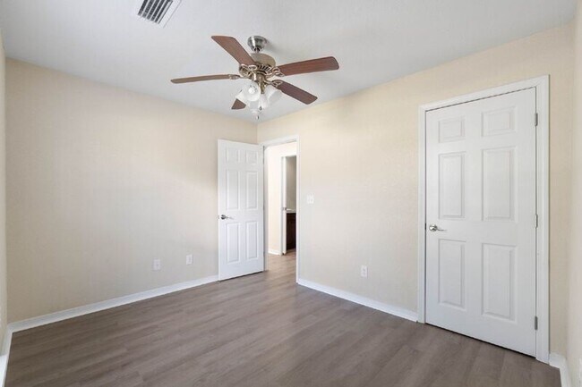 Building Photo - 1137 Finck Rd