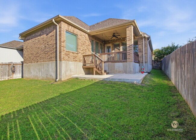 Building Photo - "Spacious 4-Bedroom Sanctuary in San Antonio - 1996 Sq Ft of Comfort and Style!"
