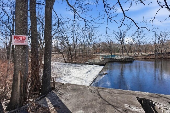 Building Photo - 31 Devereux Ave